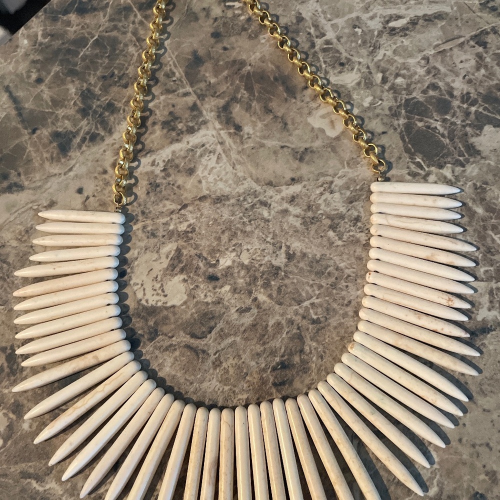 Necklace beige
